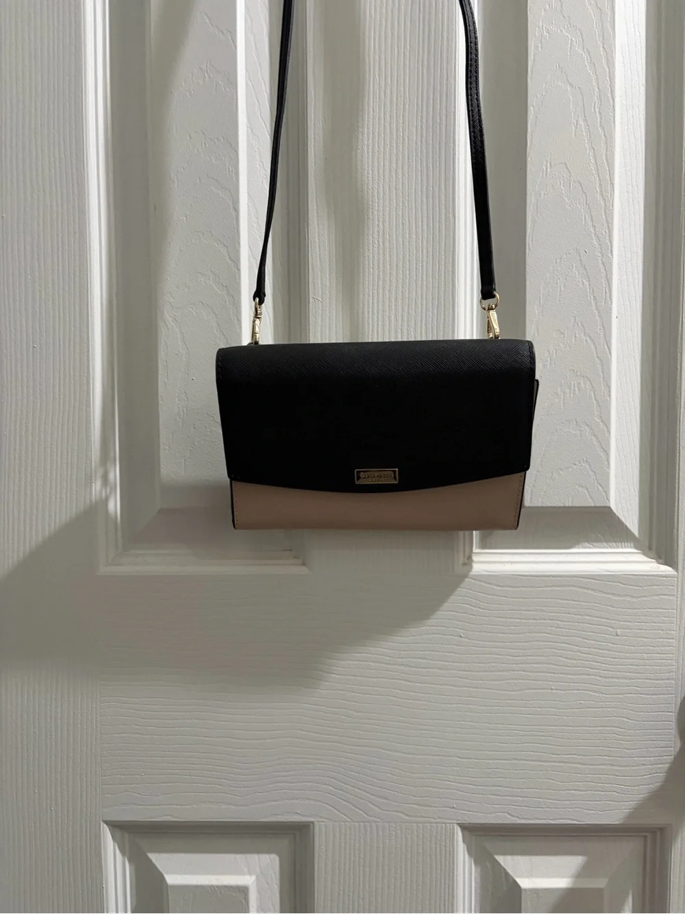 Kate Spade  Laurel Way Winni Black and Cream Two-Tone Leather Crossbody bag